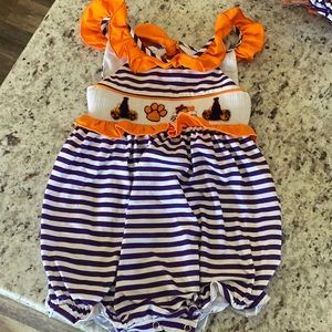 E810-255) Boutique Clemson French Knot Smoked Girl’ NWOT Football Bubble